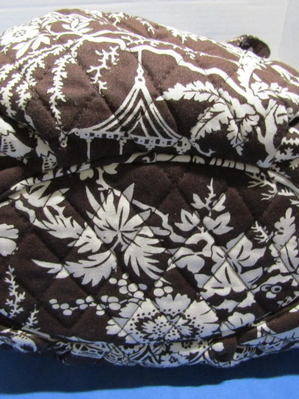 Vera Bradley Imperial Toile Double Handle Handbag Zipper Pockets EUC